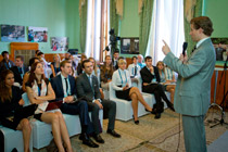 Работа молодых участников на 9-й Ялтинской ежегодной встрече